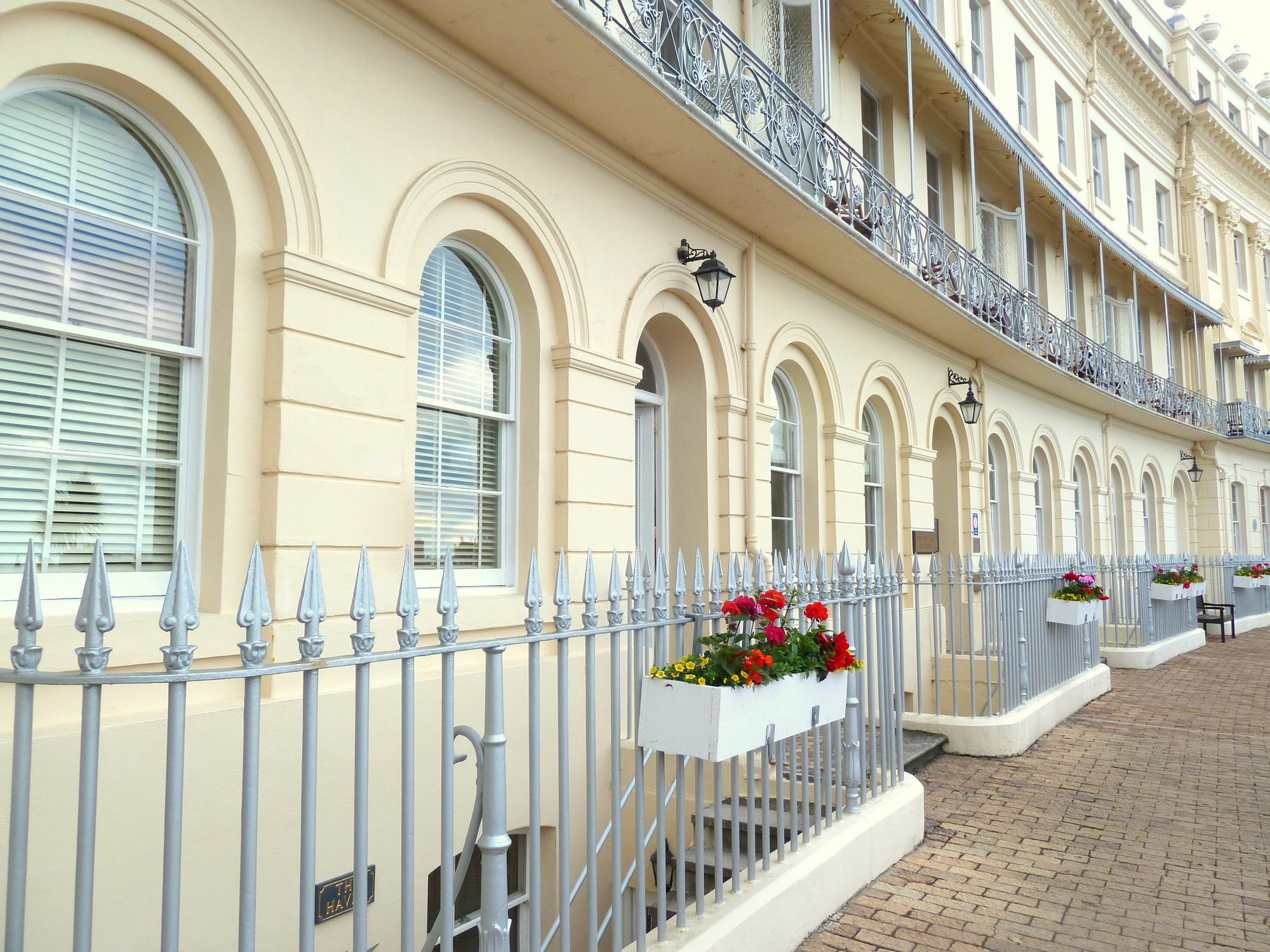 Tramontane Apartment At Hesketh Crescent Torquay Exterior photo